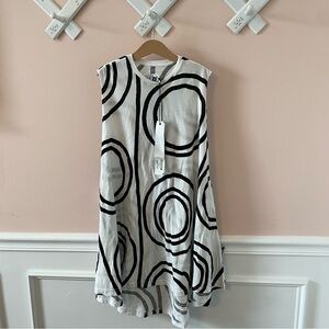 NUNUNU Dress Circle 360 white + black Size 6-7Y kids